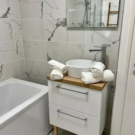 Apartment Cocon Proche Avec Terrasse - *